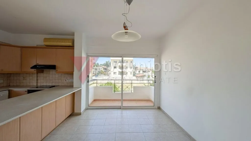 Three-bedroom apartment in Chrysopolitissa, Larnaca – photo 9