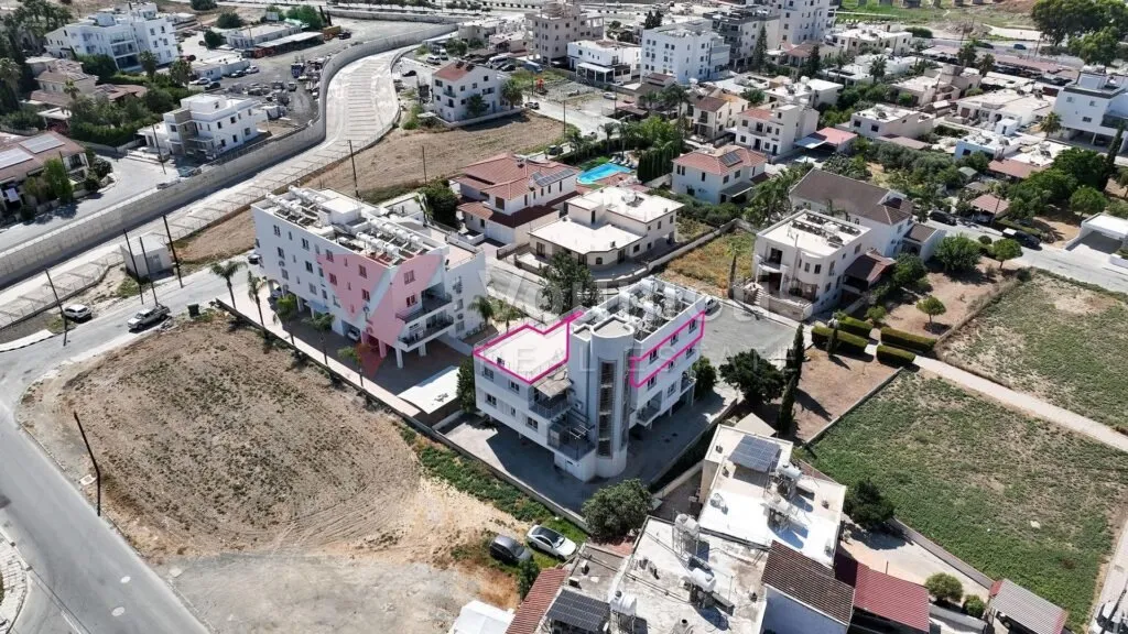 Two-Bedroom Apartment in Kamares area, Larnaca – photo 2