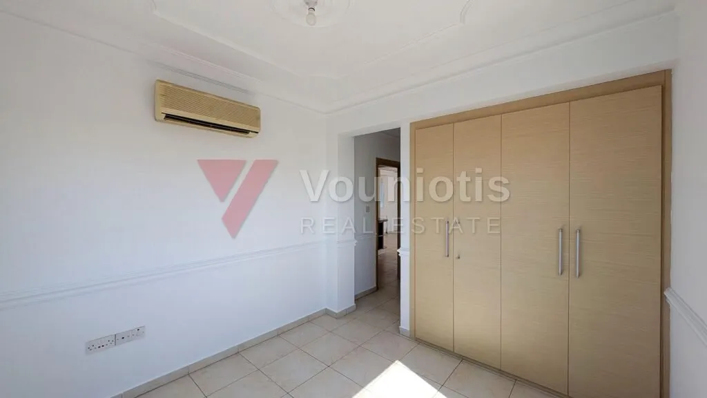 Two-Bedroom Apartment in Kamares area, Larnaca – photo 9