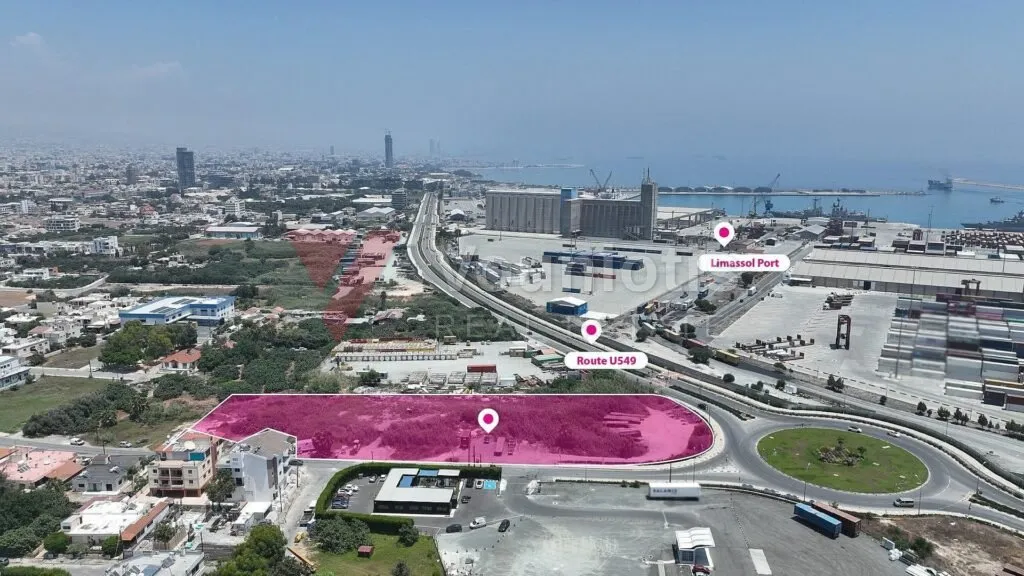 Shared Primarily Commercial Zoned Field, New Port Area, Limassol – photo 5