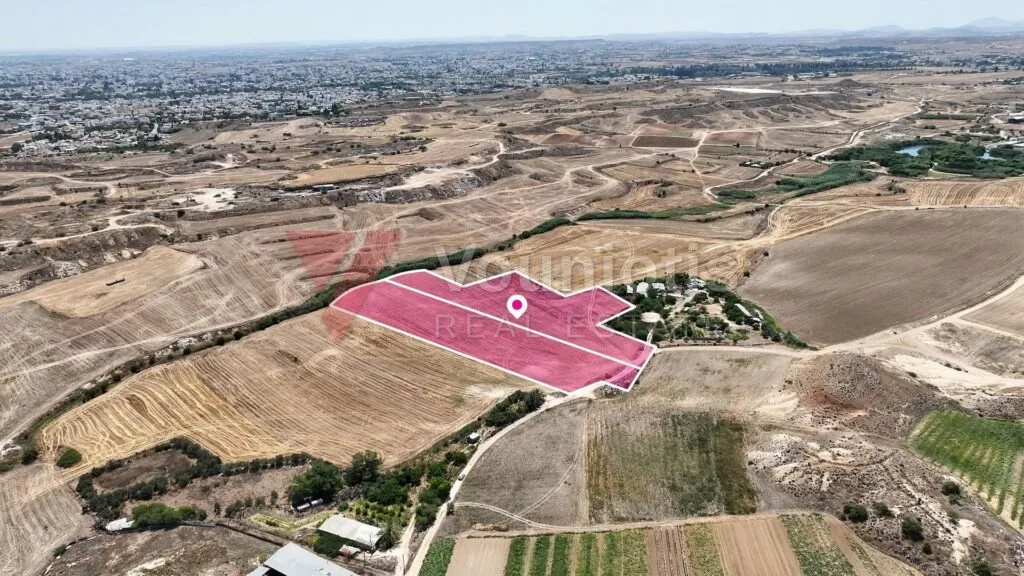 Two adjacent agricultural fields in Pano Deftera, Nicosia – photo 2