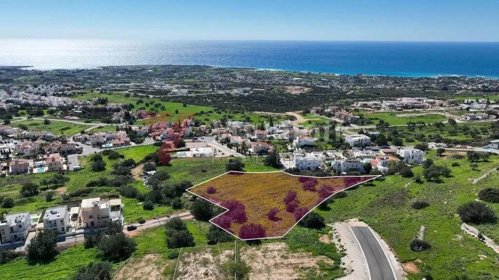 (Share) Residential field located in Pegeia, Paphos – photo 3