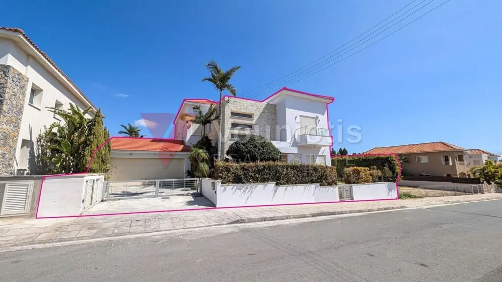 Elegant 4-Bedroom Home with Basement & Pool in Agios Athanasios, Limassol – photo 6