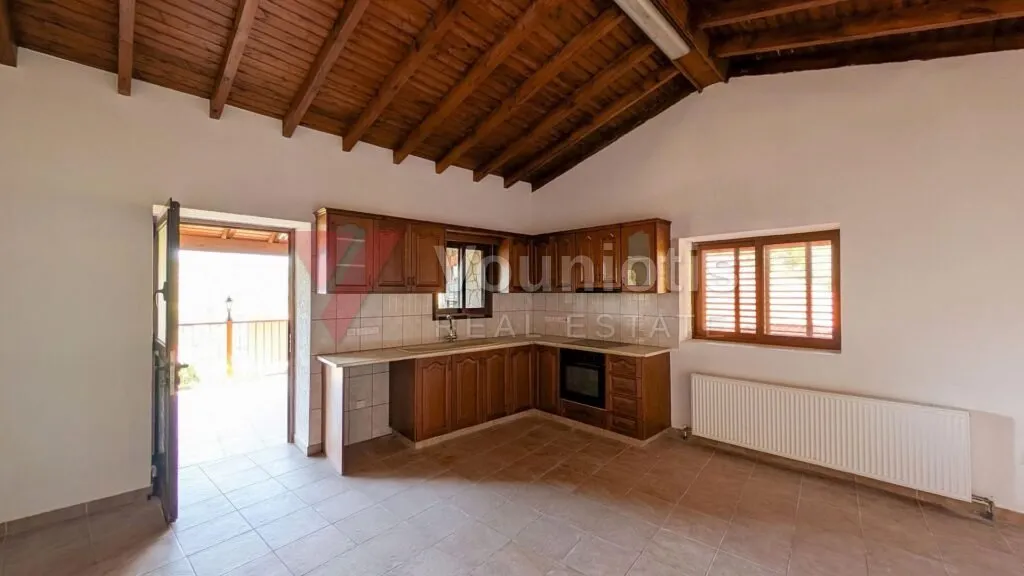 Three-Bedroom House in Agros, Limassol – photo 9