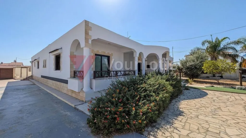 Three-Bedroom House in Agios Fanourios, Aradippou, Larnaca – photo 11