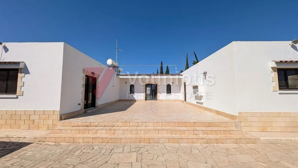 Three-Bedroom House in Agios Fanourios, Aradippou, Larnaca – photo 12