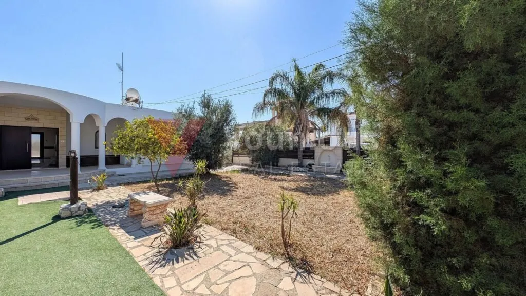 Three-Bedroom House in Agios Fanourios, Aradippou, Larnaca – photo 8