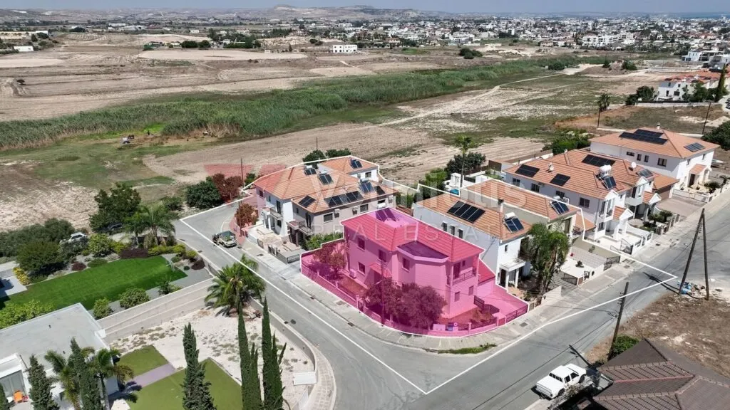 Four-Bedroom House in Aradippou, Larnaca – photo 2