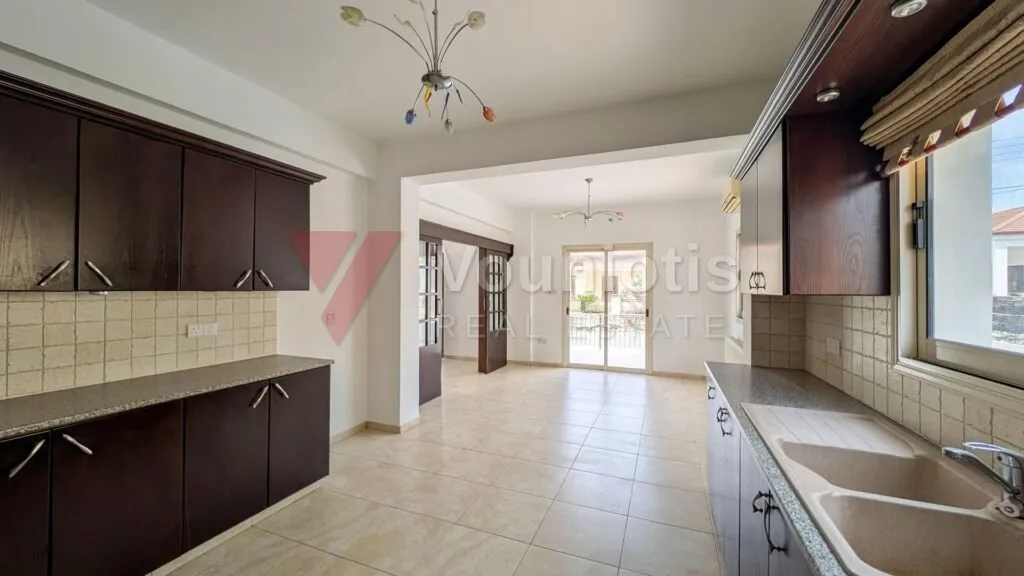 Three-Bedroom House in Apostolos Loukas Quarter, Aradippou, Larnaca – photo 11