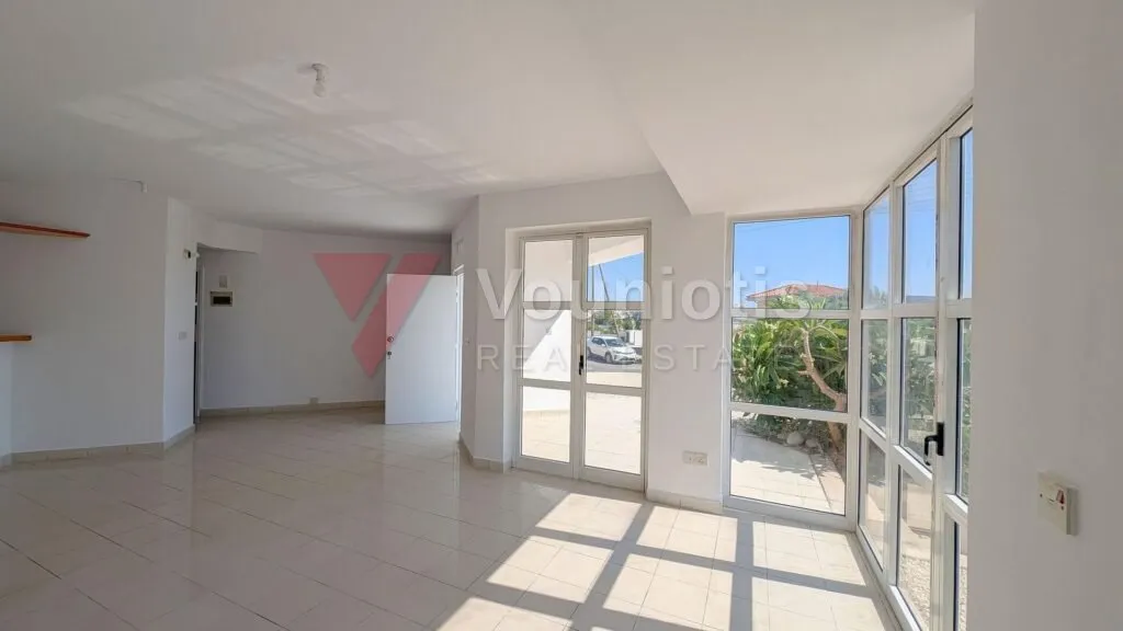 Two Storey Semi Detached House in Chloraka, Paphos – photo 8