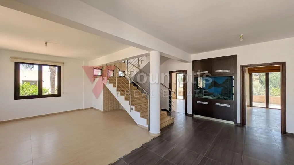 Manoir de quatre chambres à Livadia, Larnaca – photo 8