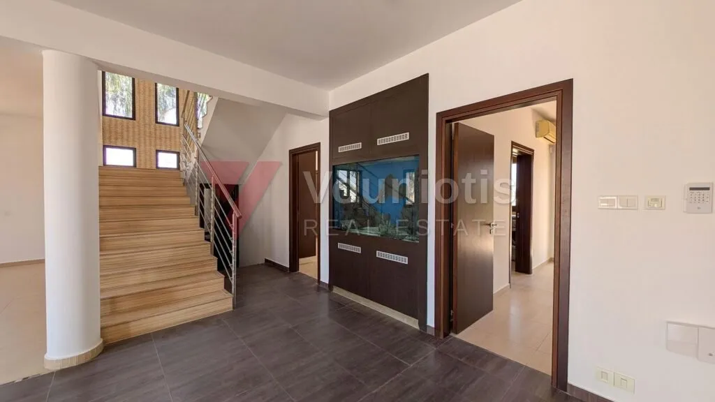 Manoir de quatre chambres à Livadia, Larnaca – photo 9