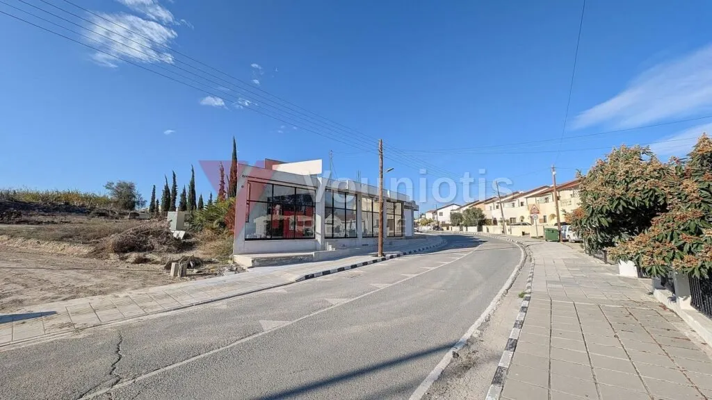 Building with two shops located in Anafotida, Larnaca – photo 6